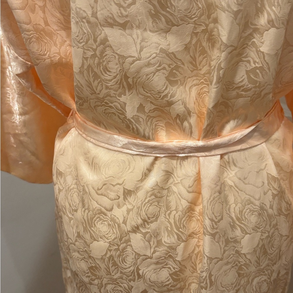 VTG Peach Satin Robe - Picture 7 of 8